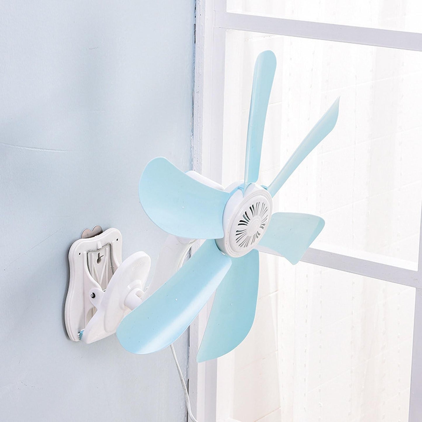 PROMO 1+1 GRATIS – Ventilator Portabil cu 6 Palete și Suport Tip Clește, Montabil pe Birou sau Tavan, Silențios și Puternic