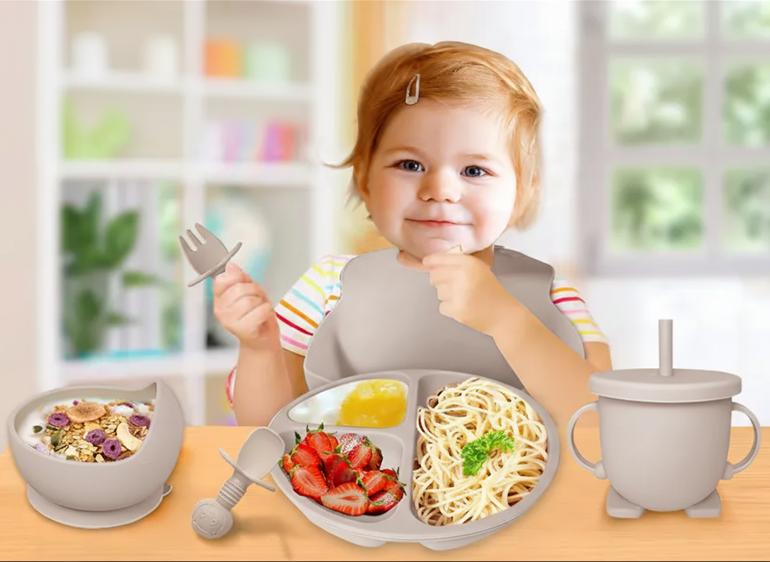 PROMO Set Complet Piese Hranire Bebe + Suzeta Pentru Fructe | Silicon Fara Alergeni | Diversificare: Baveta, Farfurie, Bol, Cana, Lingurita Si Furculita