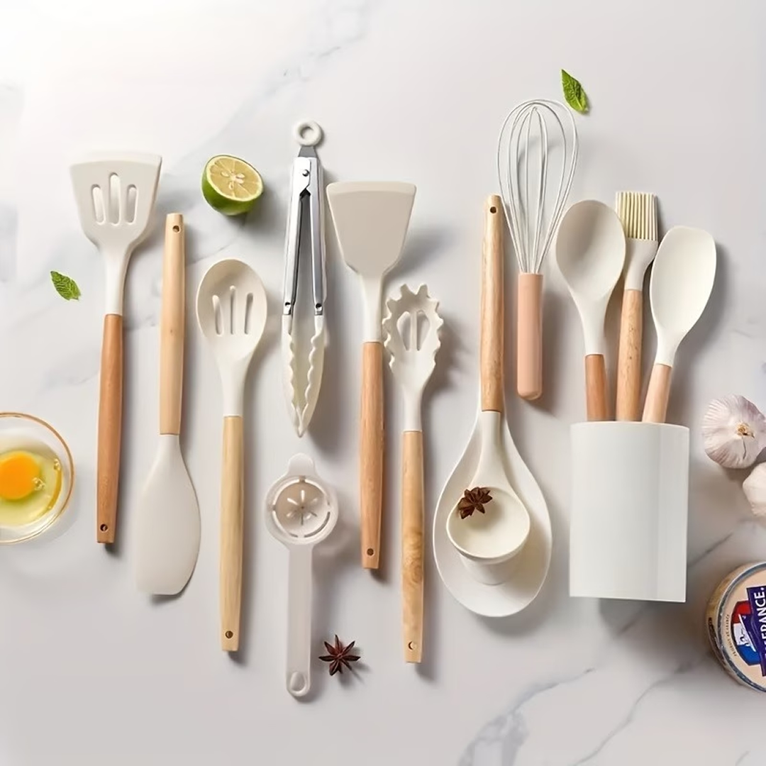 Set Ustensile Bucatarie Silicon 14 Piese | Maner Lemn | Compatibil Vase Non-Aderente | Diferite Culori