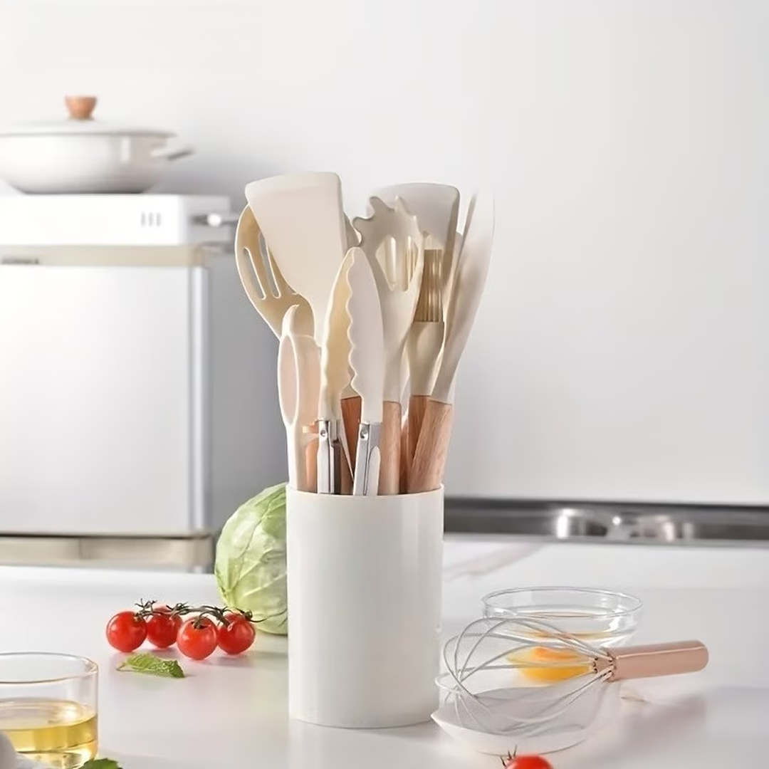 Set Ustensile Bucatarie Silicon 14 Piese | Maner Lemn | Compatibil Vase Non-Aderente | Diferite Culori