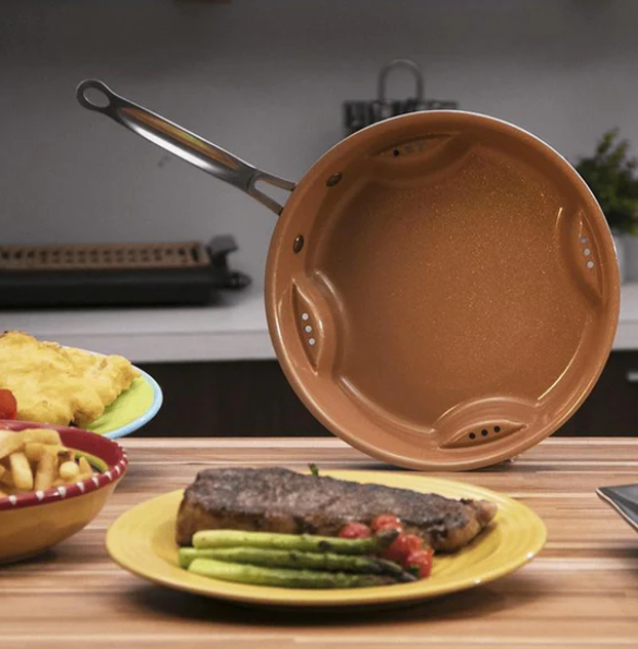 Tigaie Ceramică AirFry 28 cm cu Orificii de Aerisire, Capac de Sticlă și Mâner Metalic