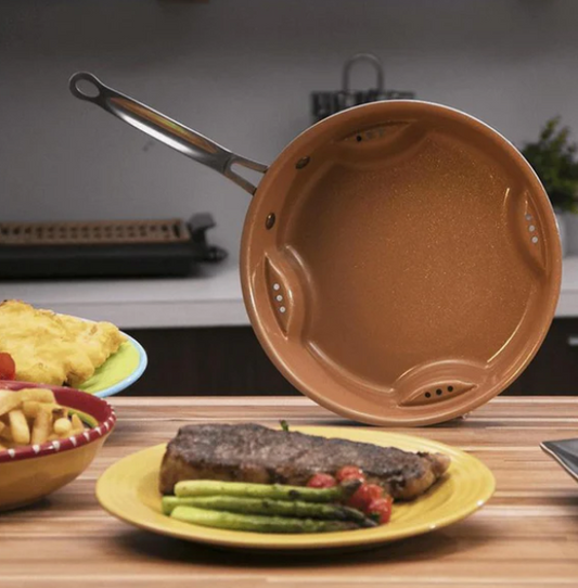 Tigaie Ceramică AirFry 28 cm cu Orificii de Aerisire, Capac de Sticlă și Mâner Metalic