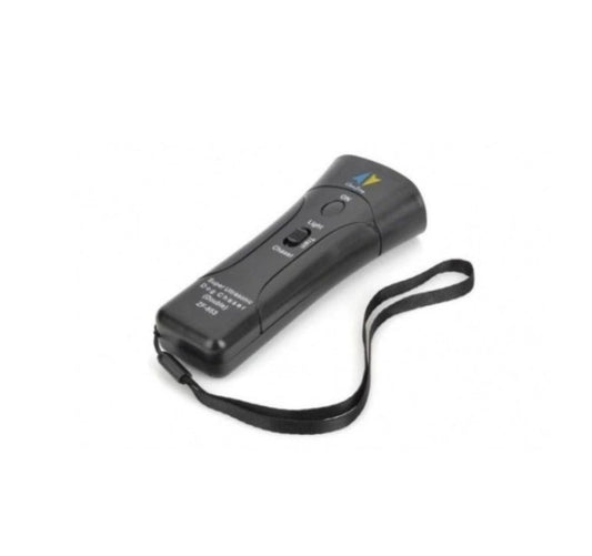 Aparat impotriva cainilor agresivi, cu lanterna si acumulator inclus
